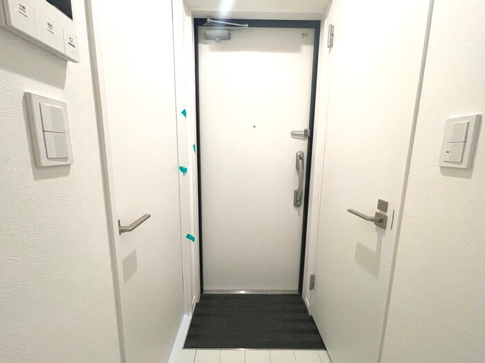 物件内観写真7　(玄関)