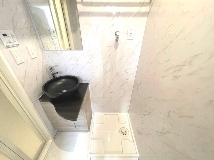 物件内観写真16　(洗濯機置場)