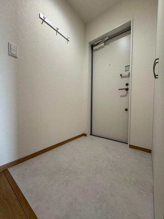 物件内観写真14　(玄関)