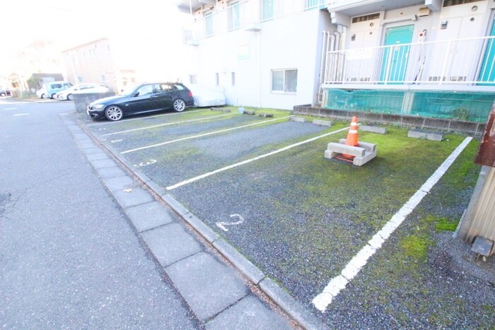 物件外観写真6　(駐車場)