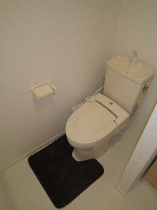 物件内観写真14　(トイレ)