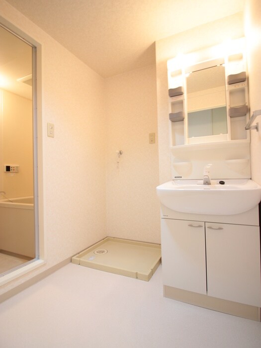 物件内観写真12　(洗濯機置場)