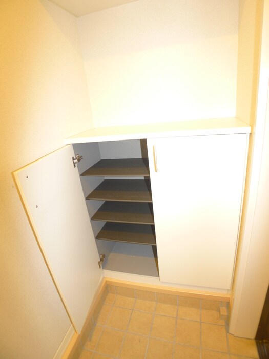 物件内観写真18　(靴箱)