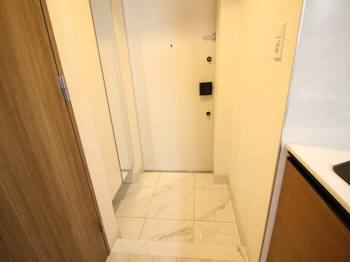 物件内観写真7　(玄関)