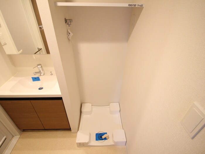 物件内観写真15　(洗濯機置場)