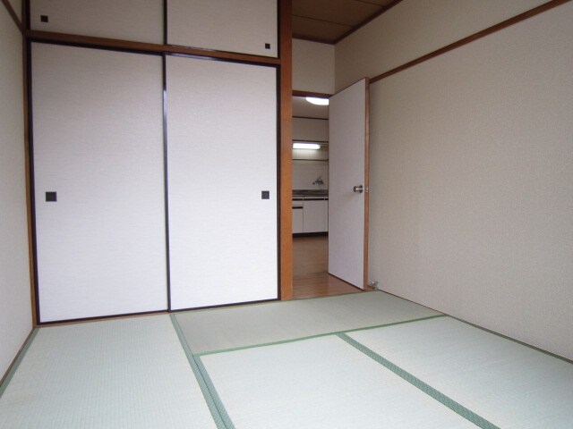 物件内観写真8　(居室)