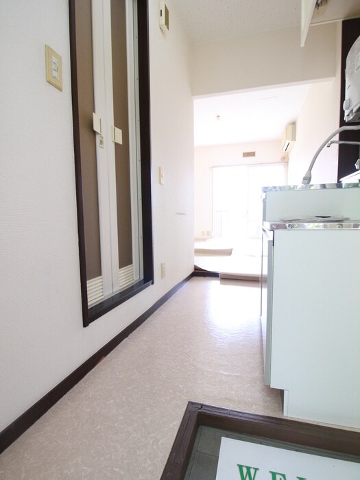 物件内観写真9　(玄関)