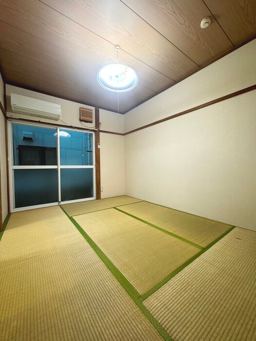 物件内観写真4　(居室)