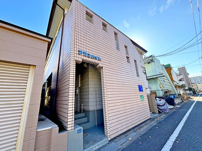 物件外観写真6　(エントランス部分)