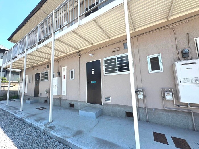 物件外観写真5　(エントランス部分)