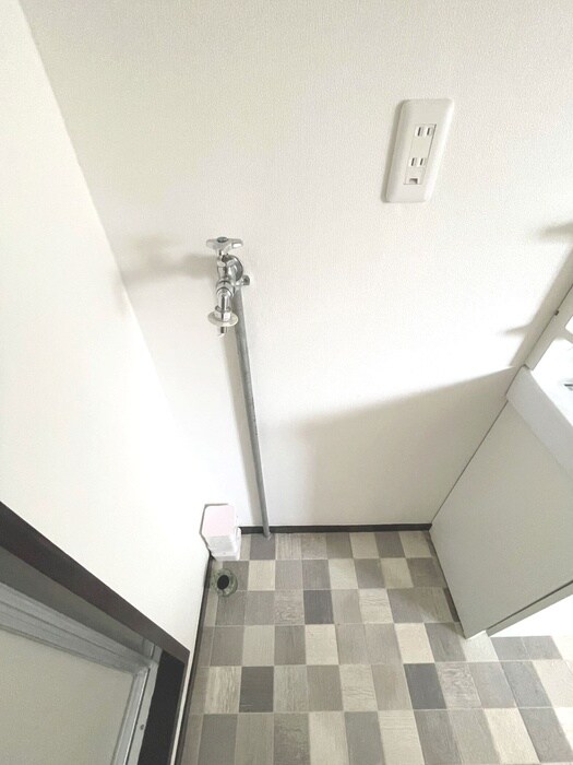 物件内観写真12　(洗濯機置場)