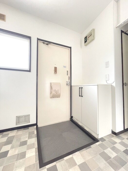 物件内観写真19　(玄関)