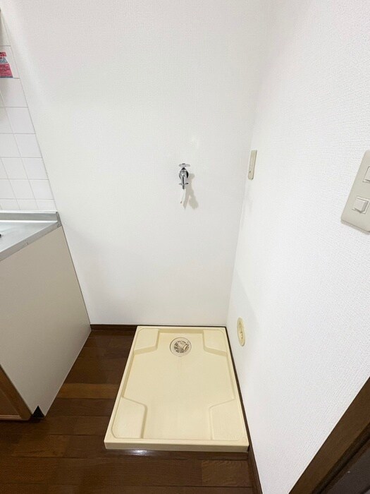 物件内観写真9　(洗濯機置場)