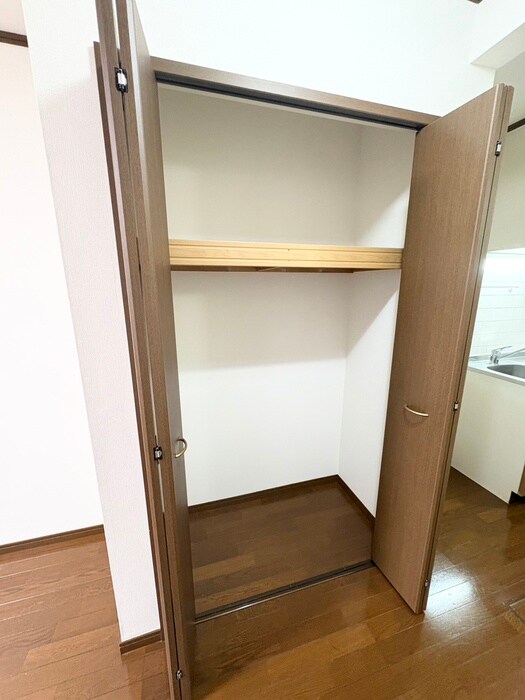 物件内観写真10　(収納)