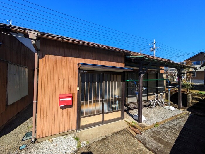 物件外観写真4　(エントランス部分)