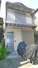 宝町貸家