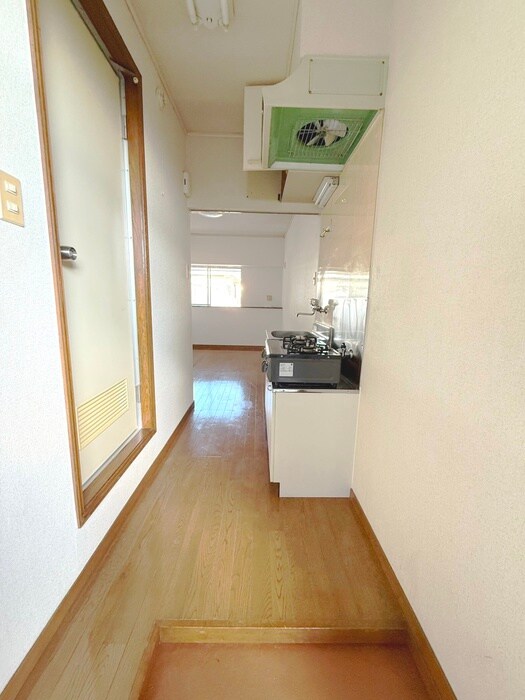 物件内観写真16　(玄関)