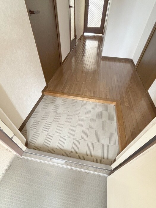 物件内観写真17　(玄関)