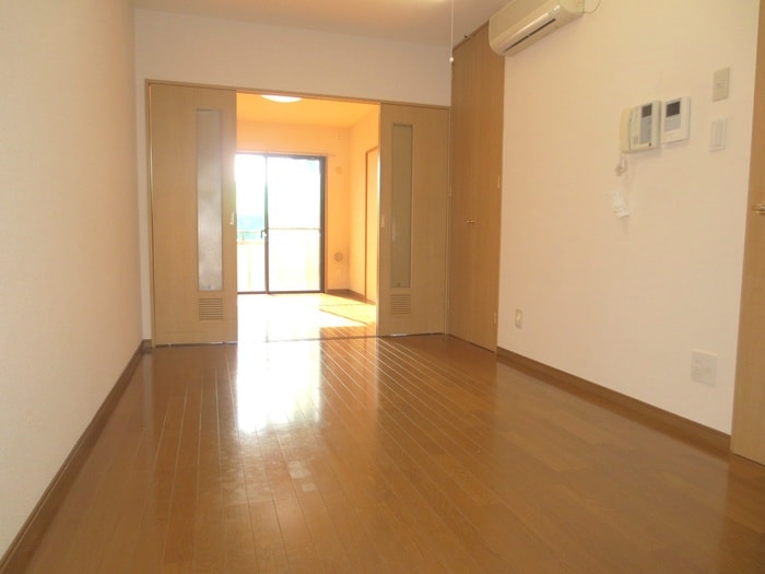 物件内観写真6　(居室)