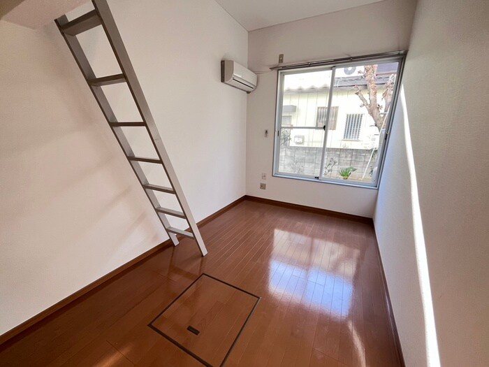 物件内観写真18　(室内からの展望)