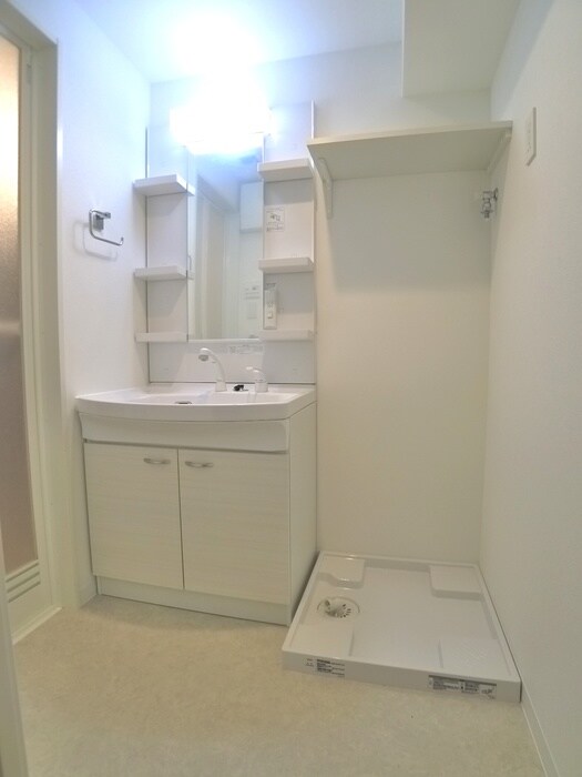 物件内観写真12　(洗濯機置場)