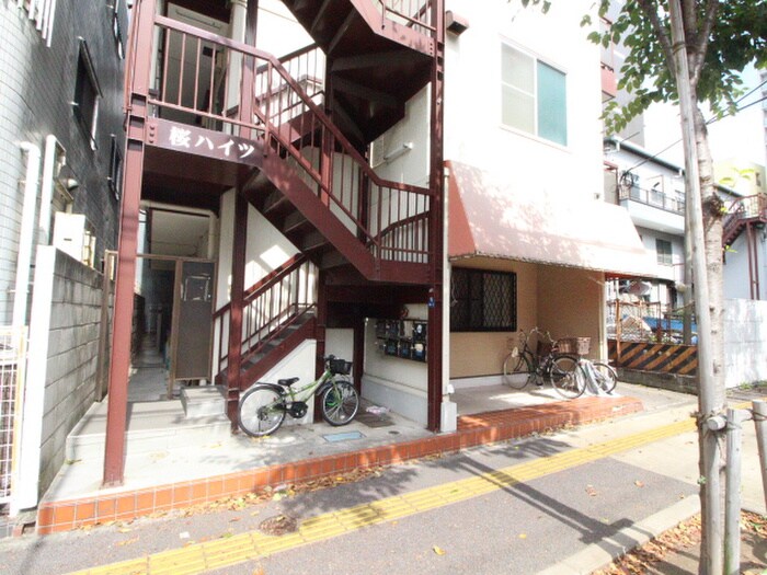 物件外観写真3　(エントランス部分)