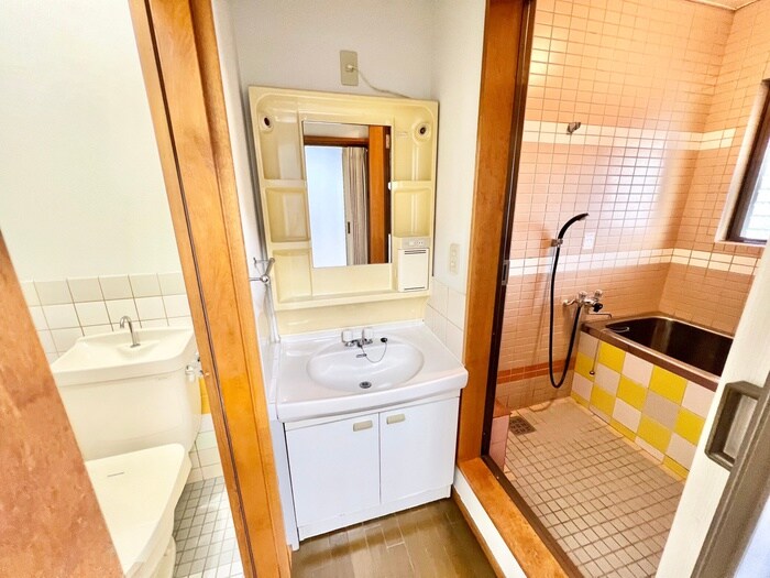 物件内観写真8　(洗面)