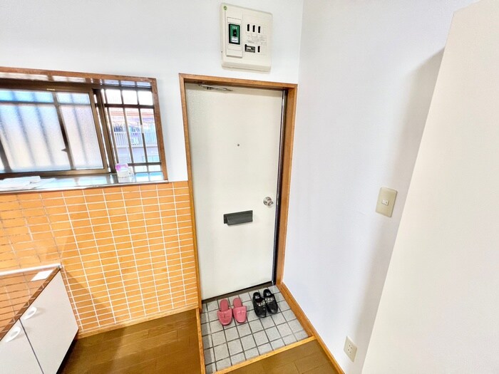 物件内観写真17　(玄関)