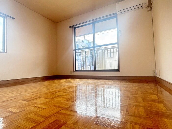 物件内観写真4　(居室)