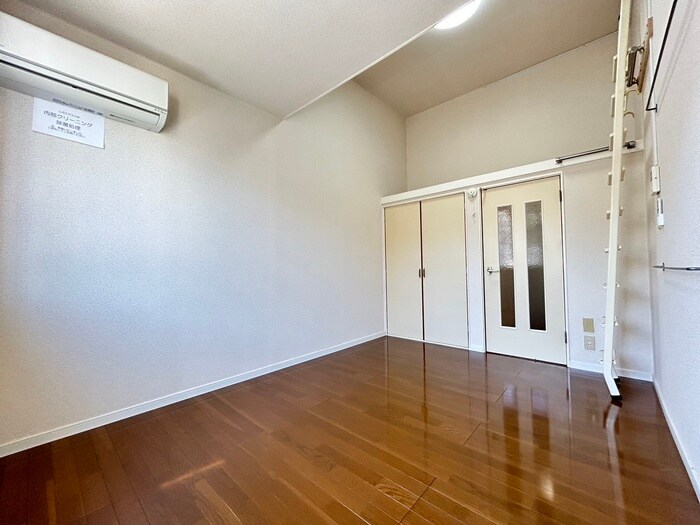物件内観写真8　(居室)