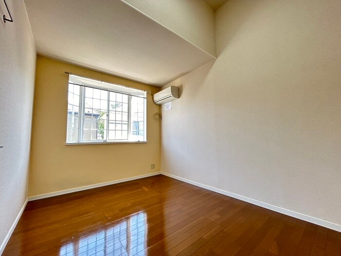 物件内観写真9　(居室)