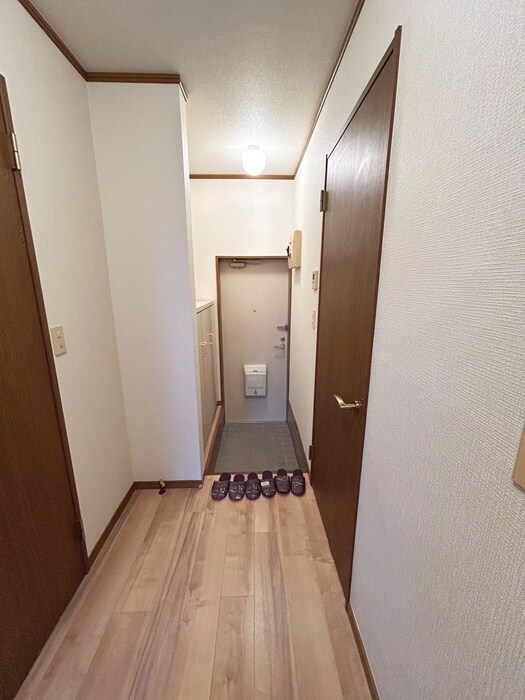 物件内観写真16　(玄関)