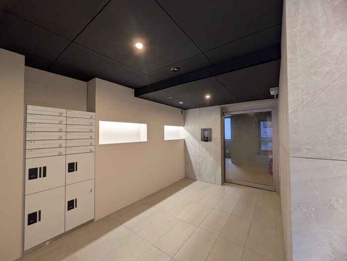 物件外観写真4　(エントランス部分)