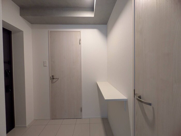 物件内観写真16　(玄関)