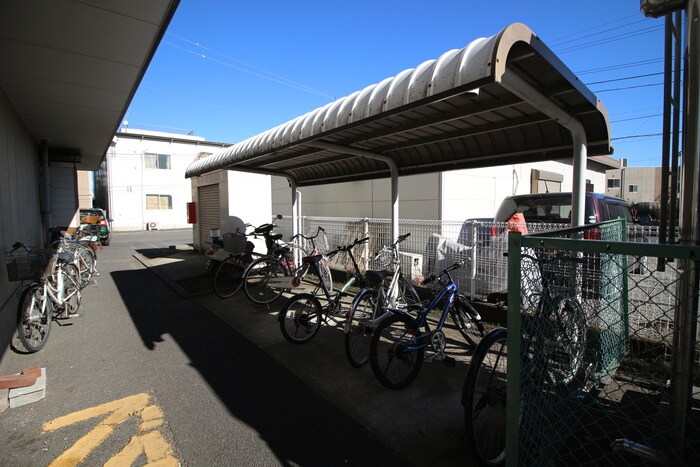 物件外観写真4　(駐輪場)