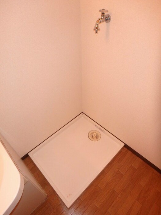 物件内観写真13　(洗濯機置場)