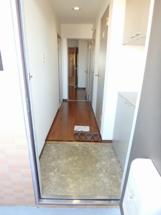 物件内観写真16　(玄関)