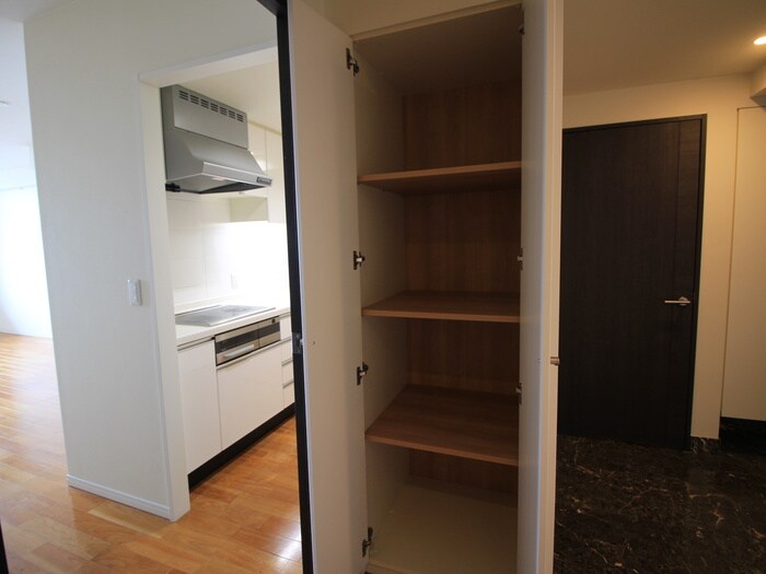 物件内観写真21　(収納)