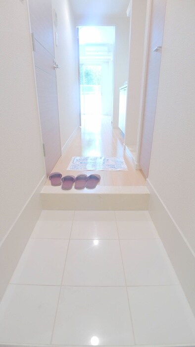 物件内観写真18　(玄関)