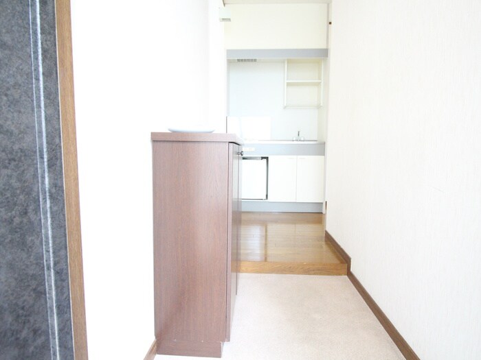 物件内観写真16　(玄関)