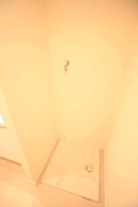 物件内観写真12　(洗濯機置場)