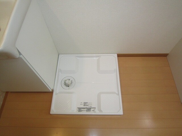 物件内観写真15　(洗濯機置場)