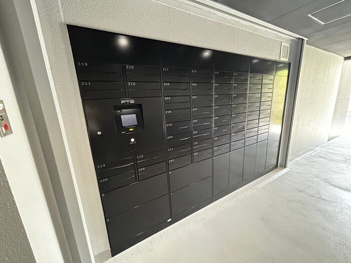 物件外観写真5　(エントランス部分)