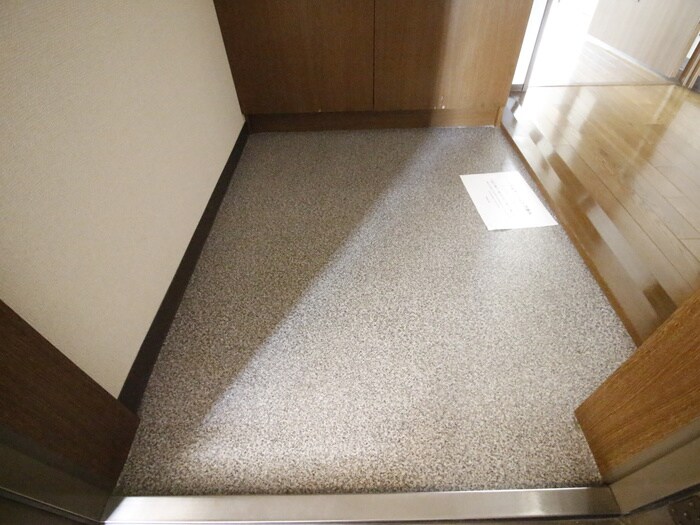 鴻巣東ハイツの玄関