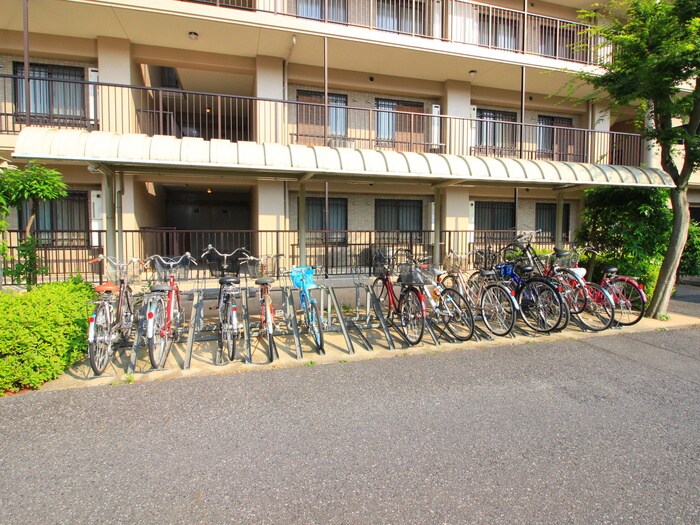 鴻巣東ハイツの駐輪場