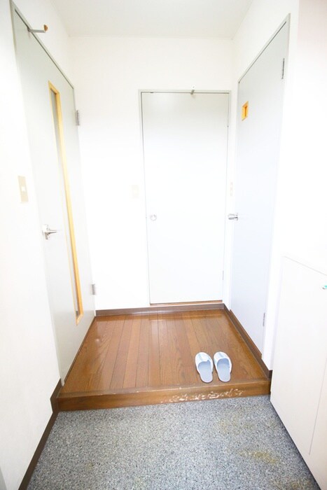 物件内観写真8　(玄関)