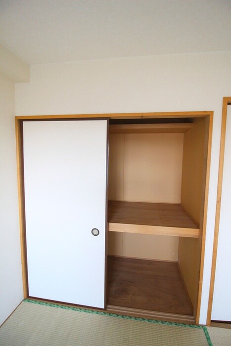 物件内観写真10　(収納)