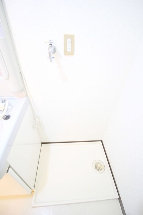 物件内観写真15　(洗濯機置場)