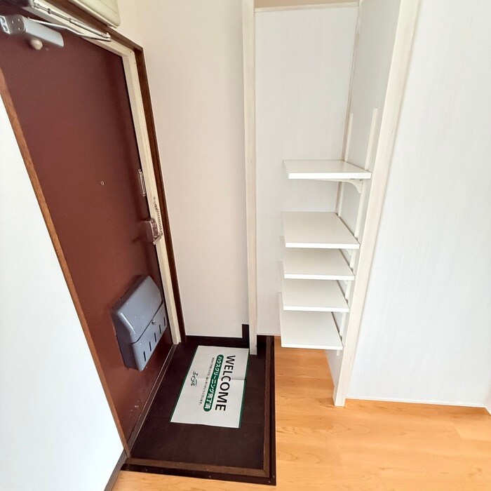 物件内観写真7　(玄関)