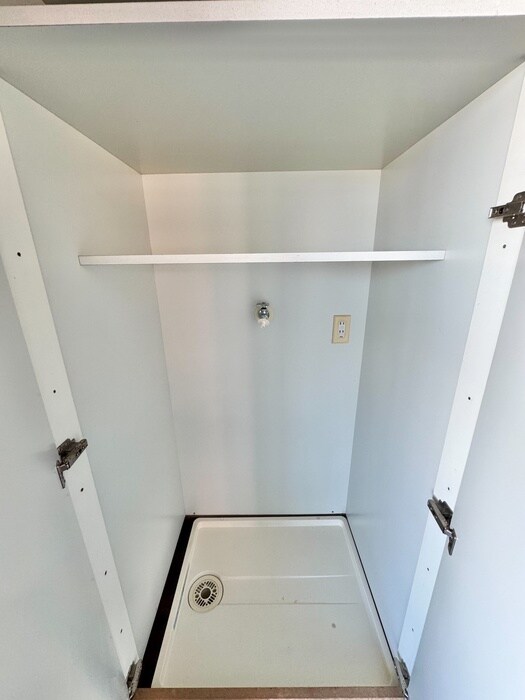 物件内観写真11　(洗濯機置場)